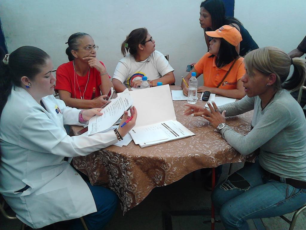 #Hoy Personas con Discapacidad reciben Atención integral <a href="/MSomosVen/">Movimiento Somos Venezuela</a> <a href="/salainass/">INASS</a> <a href="/FNNSimon/">Fund. El Niño Simón</a> 1SoloEquipo #1MillónTocandoYLuchando <a href="/NicolasMaduro/">Nicolás Maduro</a>