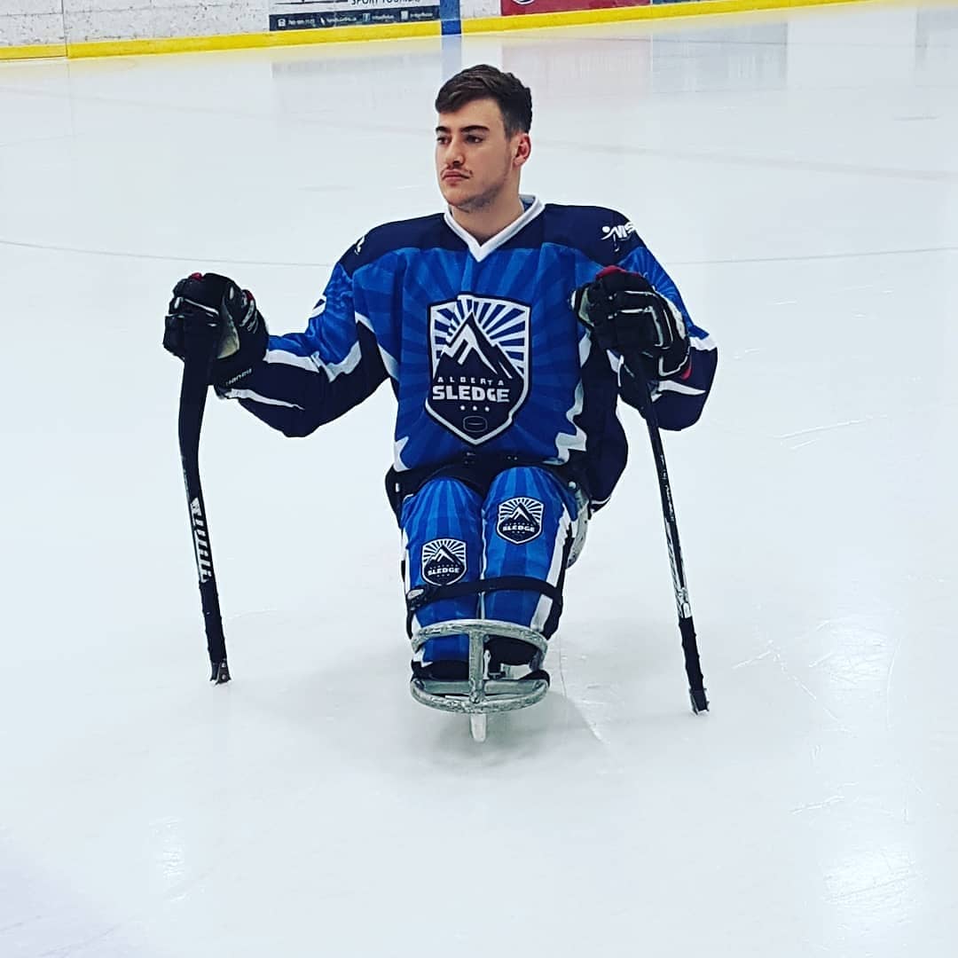 AlbertaSledge's tweet photo. New uniform with individual player and team photos this afternoon! Thank you @TBSRedDeer for the amazing work on our jerseys and John Sison for his time and beautiful photos!
#newswag #lookingsharp #AlbertaBuilt #AlbertaStrong #letsdefendourtitle #roadto2018CSHC #33daystogo https://t.co/W9NhqAqfjp