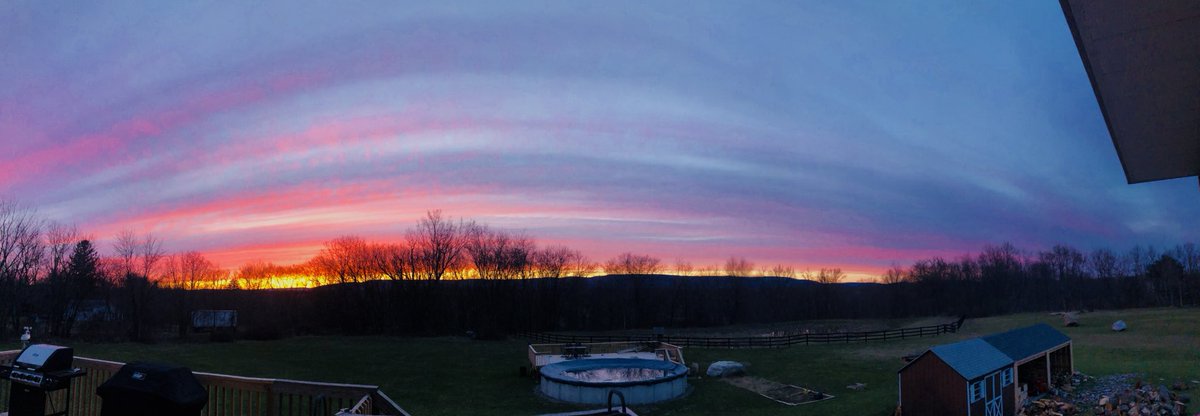 Gorgeous sunset over the Shawangunks/ Ulster County NY @AccuRayno @AmyFreeze7 @LeeGoldbergABC7 @AMSweather @AMHQ @Evansweather