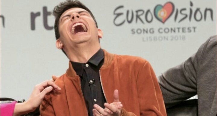 SaraMalaFan's tweet photo. -Martí, ¿cual es tu propósito de año nuevo?
-Que se acabe Operación Triunfo.
Sisi, claro
#OTDirecto7A #OTDirecto8A https://t.co/qyhAdNu4jF
