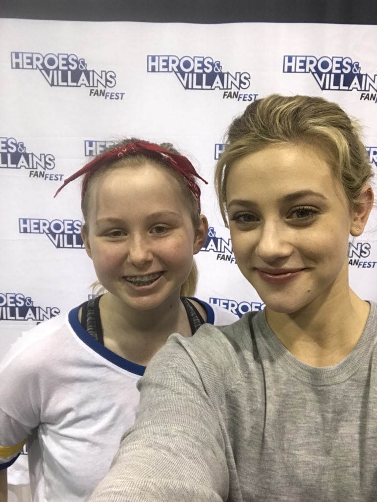 corefourrd's tweet image. thank you so much lili and madelaine!!!  they were both INCREDIBLY SWEET today and i’m SOO greatfull to get the chance to see these beautiful girls in person today! ❤️😭💞