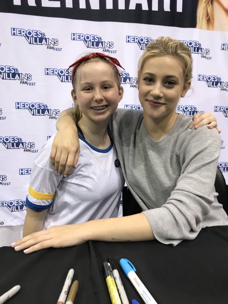 corefourrd's tweet image. thank you so much lili and madelaine!!!  they were both INCREDIBLY SWEET today and i’m SOO greatfull to get the chance to see these beautiful girls in person today! ❤️😭💞