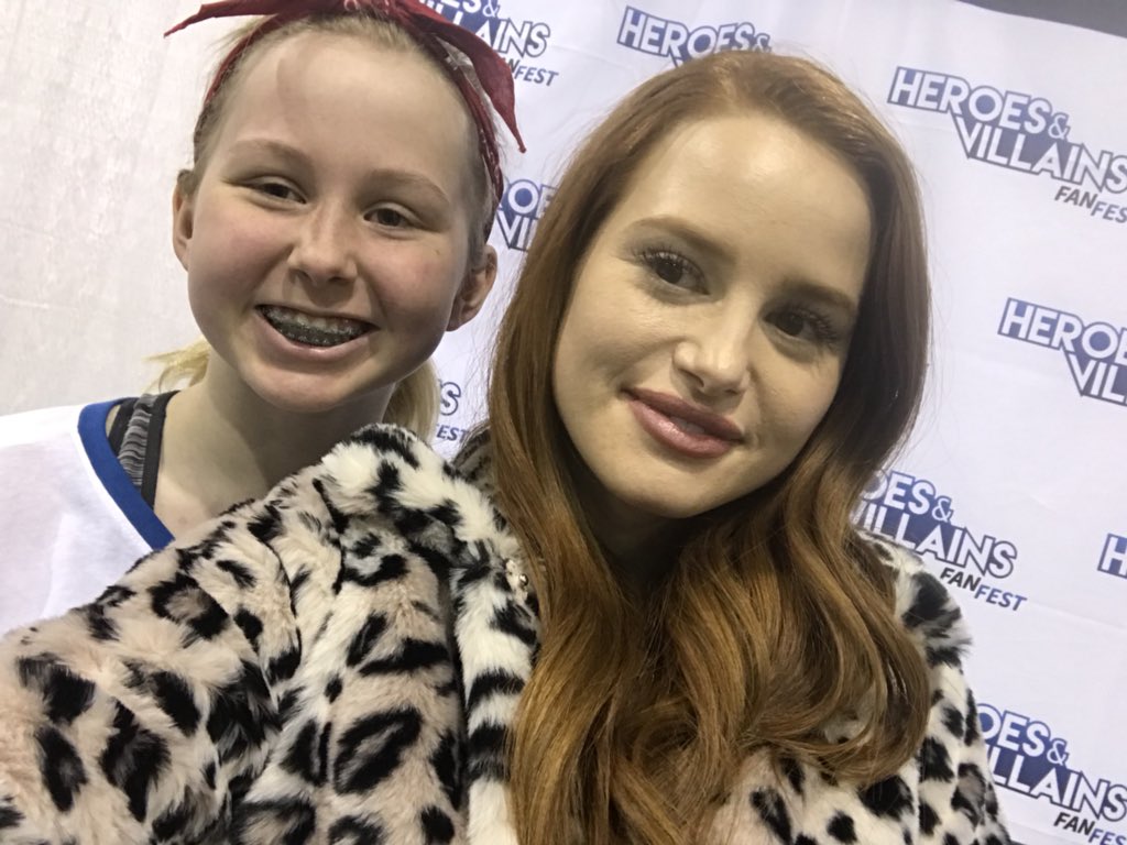 corefourrd's tweet image. thank you so much lili and madelaine!!!  they were both INCREDIBLY SWEET today and i’m SOO greatfull to get the chance to see these beautiful girls in person today! ❤️😭💞