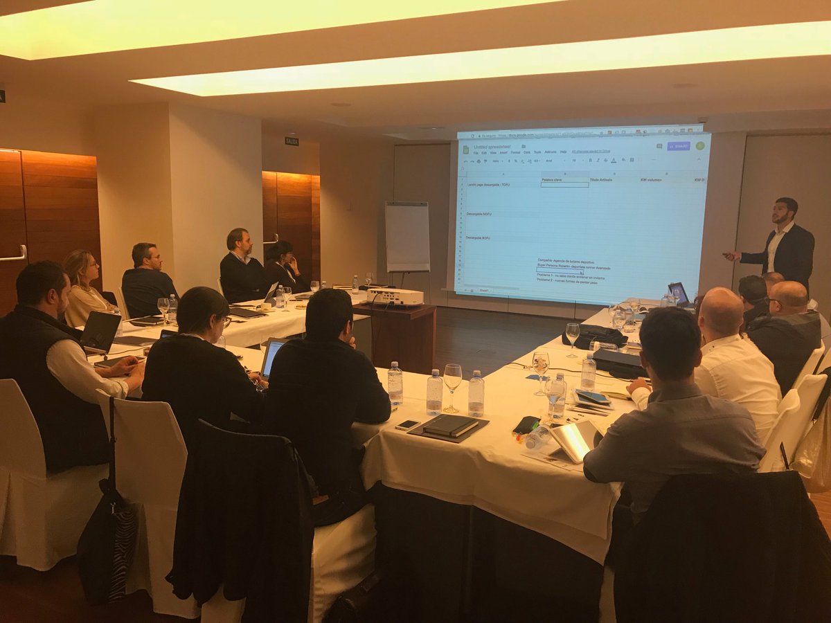klabformacion's tweet photo. No hay mejor forma de terminar este Curso de Inbound Marketing Estratégico de KLAB que resumiendo el contenido aprendido durante estas 14 h. diseñando una estrategia real de #InboundMarketing
#úneteaklab https://t.co/Lx4hCE6j9f
