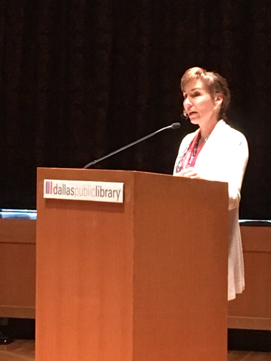 MelissaReads's tweet photo. @LisaWingate at #DallasBookFest @dallaslibrary https://t.co/S08m9MFPEH