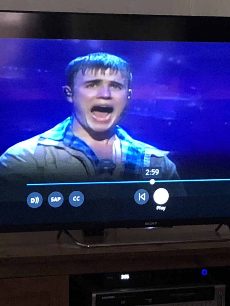 damaurice10's tweet photo. @GaryBarlow On my American television right now! #thatnote #LoveAintHereAnymore https://t.co/z4JrKDMOTT