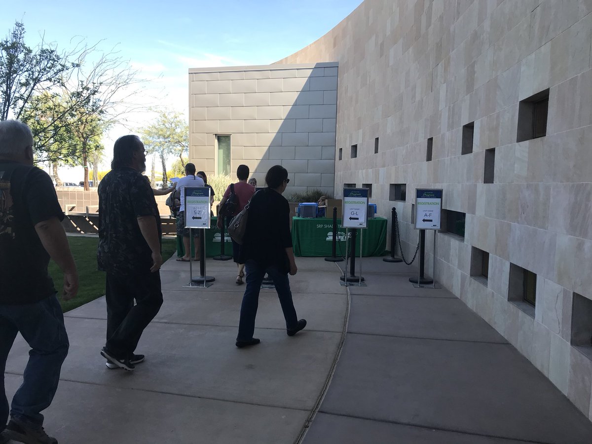 Michaelsgirl's tweet photo. Attended @SRPconnect #srpshadetreeprogram at @QueenCreek library @elisehernandez0 #desertwillow #shade #Arizona #srp https://t.co/75IXiV71Z0