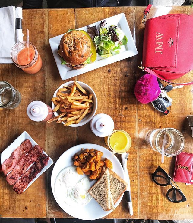 KelaWalker's tweet photo. A true brunch- sissyโs having lunch with burgers and fries while Iโm in breakfast mode with eggs & sweet potato home fries. Which side do you tend to lean towards during #brunch?
#nomnom #foodie #friendsandfood #weekendvibes #eggsovermedium #healthyeats https://t.co/rsiDQTXPja https://t.co/gCQGgZurwf