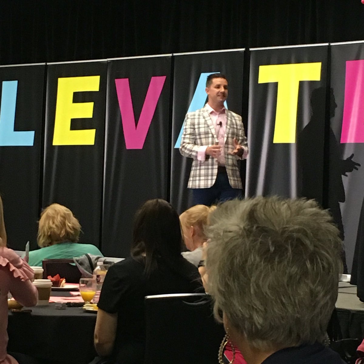 kimblase's tweet photo. Spending the day with Mr. Greg at the Elevate workshop. So many great ideas to take back to the classroom!#rannlearns #elevateyourclassroom https://t.co/oaMvglekra