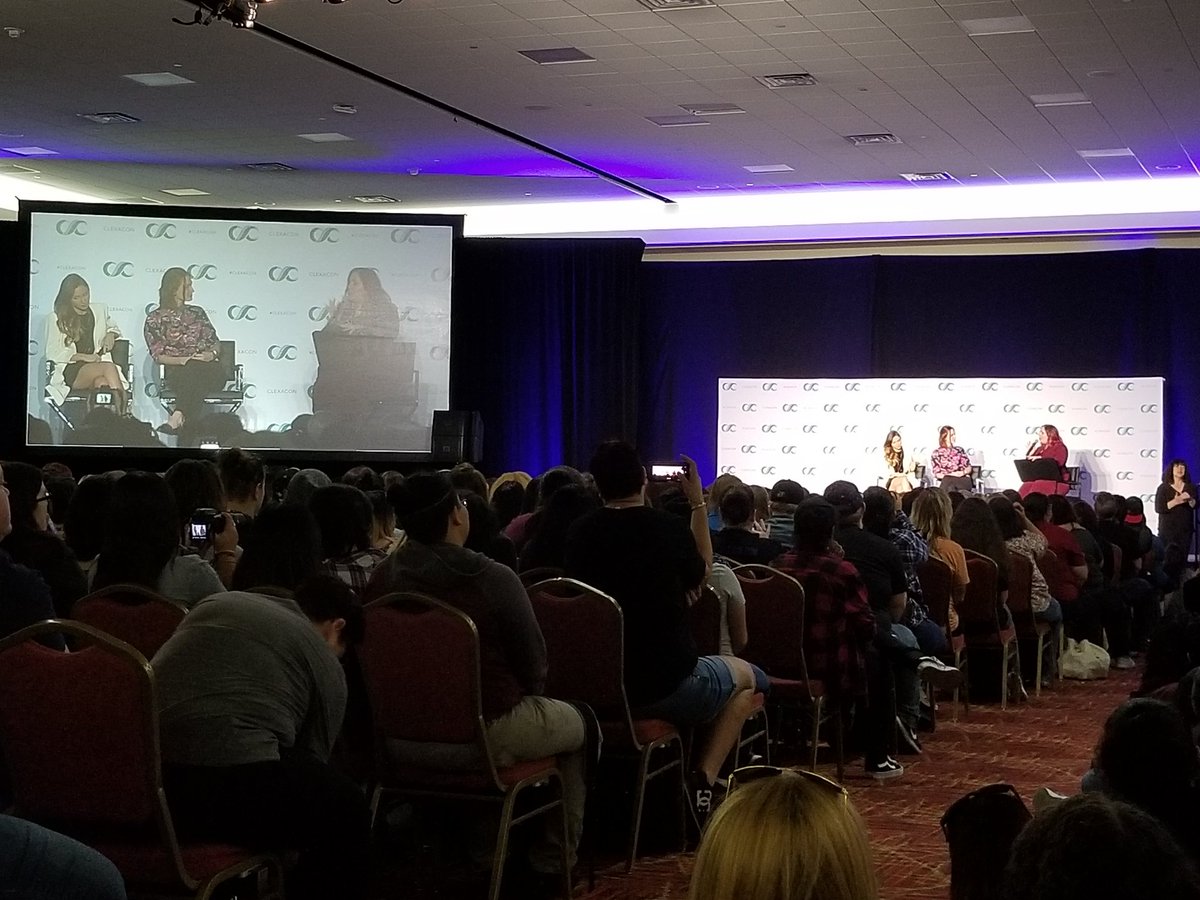 BonusBlanket's tweet photo. #wayhaught #WynonnaEarp #ClexaCon2018 https://t.co/ldVuKUFBzT