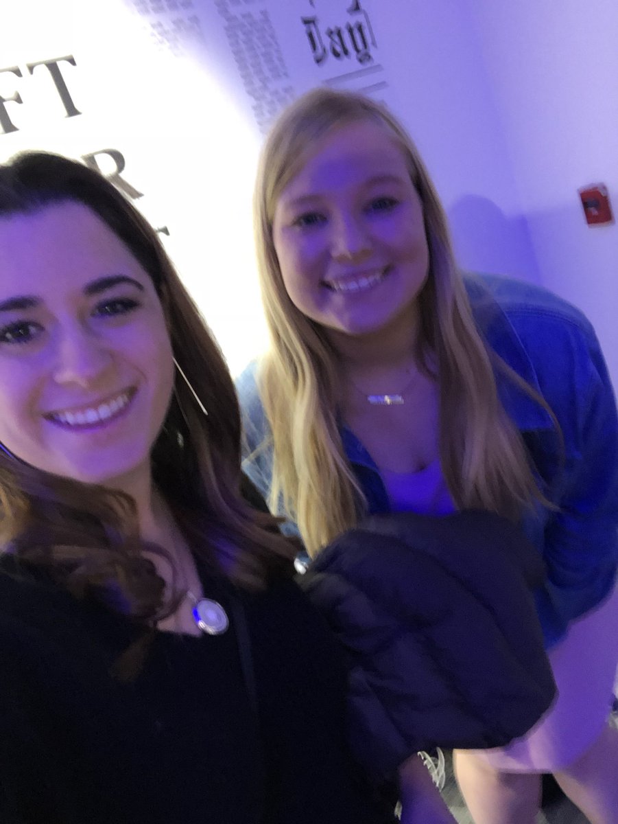 mywavesmeet's tweet image. Ahdhdbcgsgsv bumped into @wildeyesstyles !!! 💕 #GRAMMYMusuemEXP #taylorswift #taylornation