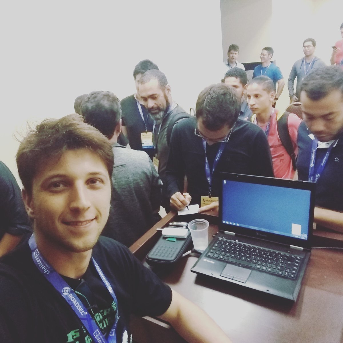 LuanFCarvalho's tweet photo. Roadsec quase no final, mas pegando fogo ainda.
@roadsec 
#DontStopHacking #Roadsec #RoadsecBrasilia2018 https://t.co/ISQcIkIy9B