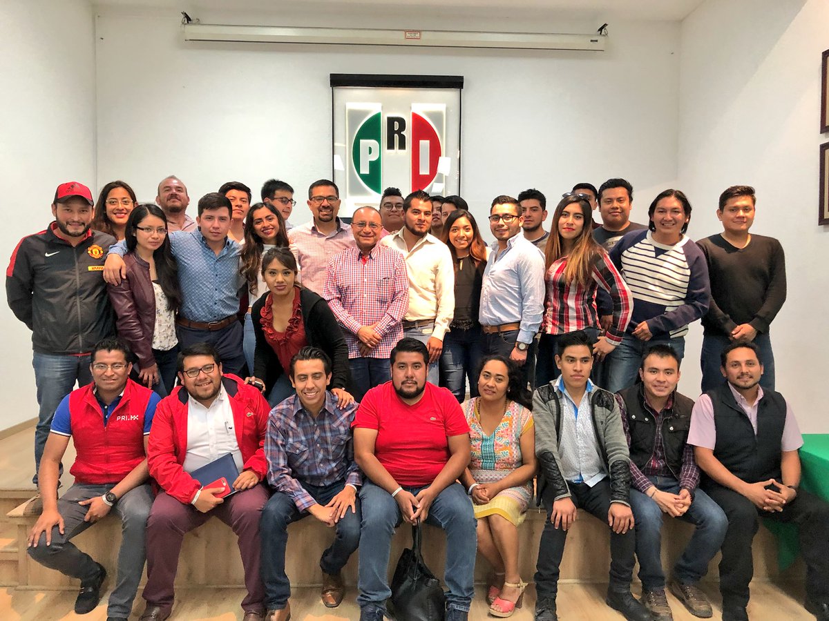 Marisol_Calva's tweet photo. En @PRIMX_Puebla preparados y organizados para defender a nuestro partido, a nuestros candidatos y nuestro proyecto en favor de Puebla. Estamos listos, en equipo #RecuperemosPuebla ❤️ https://t.co/osg4igaqOR