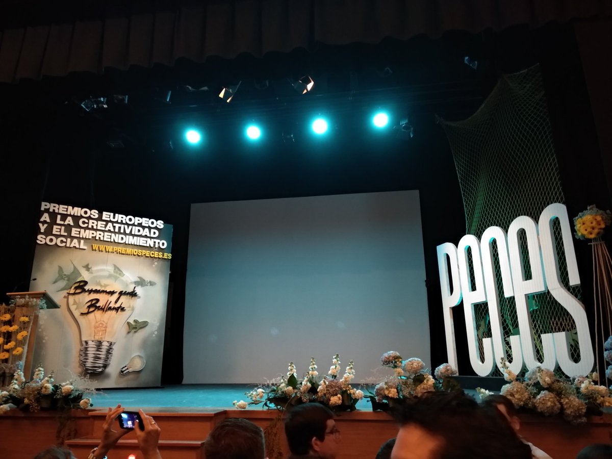 dennyf11's tweet photo. Entrega de #PremiosPeces https://t.co/kMQtsuxgtR