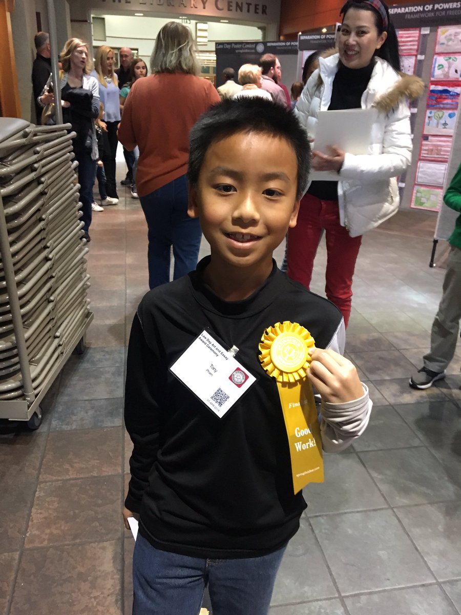 jtalburt's tweet photo. Go @PershingElem! Three @Pershing4th students were finalists  and one was the 3rd place winner of the @SpringfieldBar Law Day Poster Contest! Congratulations! 🏆 @officialSPS #pershingproud https://t.co/YhcoNr0TR3