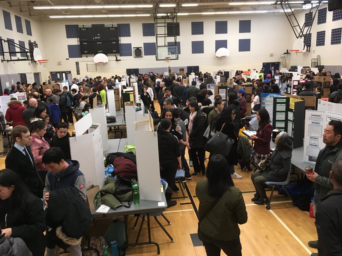 adrossis's tweet photo. The room is a buzz @YRSTF with the open house happening!  #YRSTF2018 https://t.co/AYW5zRyNjz