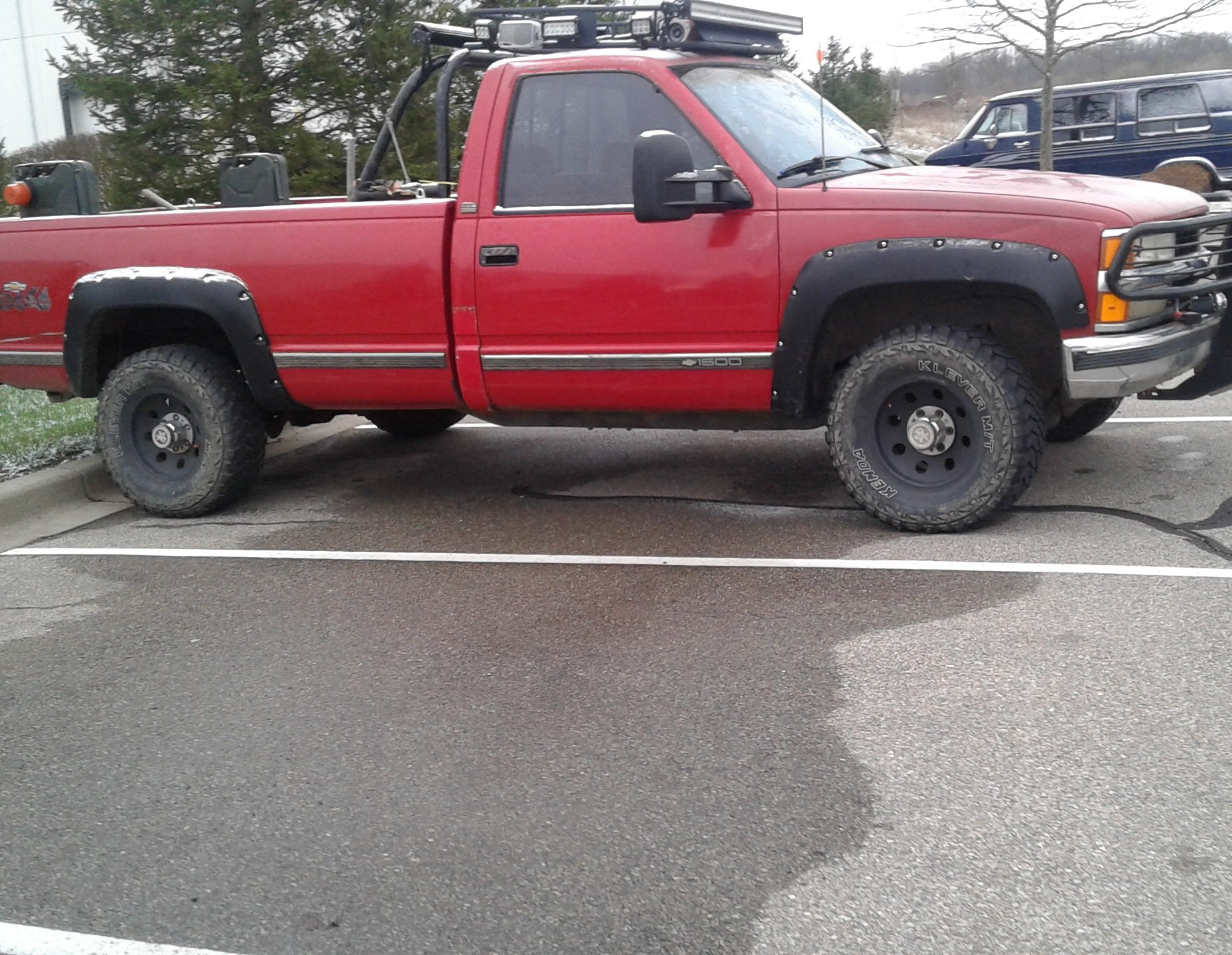 Got to drive hubbys truck to work today #Chevy #chevytruck #silverado #chevysilverado #red #trucks #truckernation #bigred #redtruck #redneck #muddy #muddin https://t.co/QsXEK5Y7ot