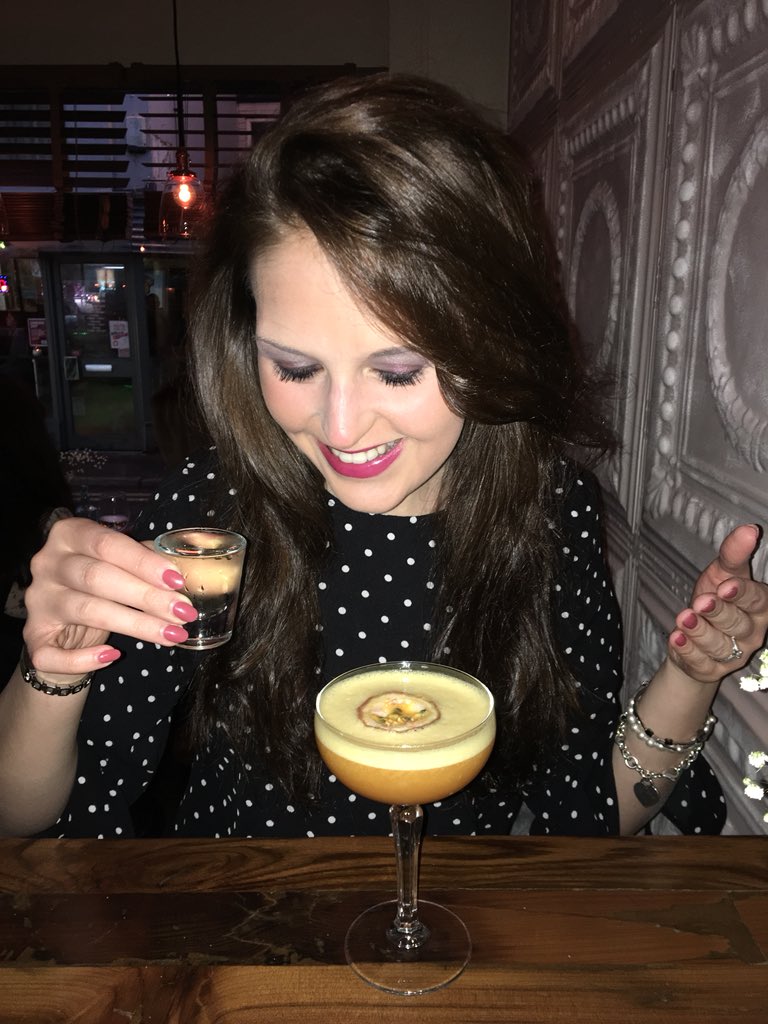 rachelwareing90's tweet photo. @bocacafebar Best cocktails in Poulton!!! #pornstarmartini 🥂❤️ https://t.co/0Ccfh6Tt8n