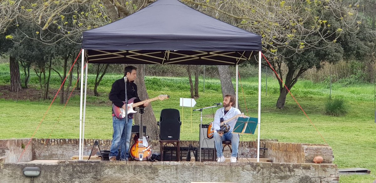 efemefrankmoi's tweet photo. Concierto eFeMe (Frank Martínez &amp; Moi Vázquez) en plena naturaleza!!! @pedrosanchezp10 @EspDelMusico @musica_retweet @paradabus @Humanodepie @ClaretKaru @Hilvanando1inst @d_almas @mj_jareno @xerigo67 @DiscAffinity @elvagon85 @IslaSonoraTF https://t.co/XRexRGBKUF