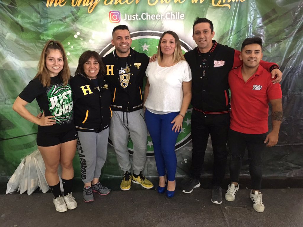 CSChile's tweet photo. En entrega oficial #CAMPEONDECAMPEONES CSChile Brands!!
Felicitaciones a #HURACANALLSTAR quienes hoy reciben CHAQUETA CSCHILE BRANDS OFICIAL DE LA TEMPORADA!

#CSCHILE
#justcheer 
#campeondecampeones 
#10años https://t.co/xNzUirfRet