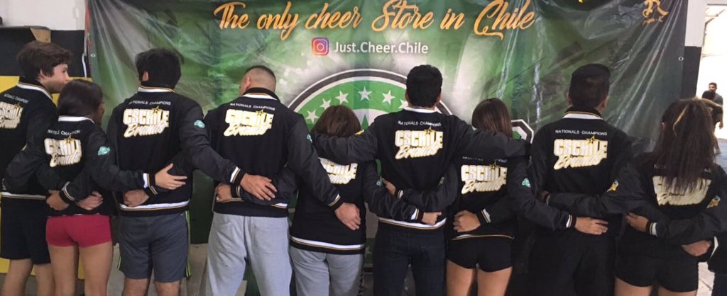 CSChile's tweet photo. En entrega oficial #CAMPEONDECAMPEONES CSChile Brands!!
Felicitaciones a #HURACANALLSTAR quienes hoy reciben CHAQUETA CSCHILE BRANDS OFICIAL DE LA TEMPORADA!

#CSCHILE
#justcheer 
#campeondecampeones 
#10años https://t.co/xNzUirfRet
