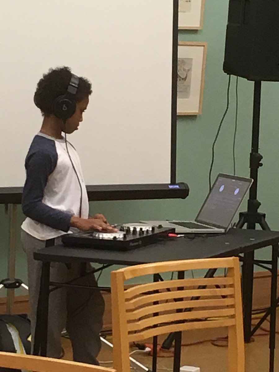 dallaslibrary's tweet photo. Books and beats at the #DallasBookFest! https://t.co/PeAhbEEz9Q