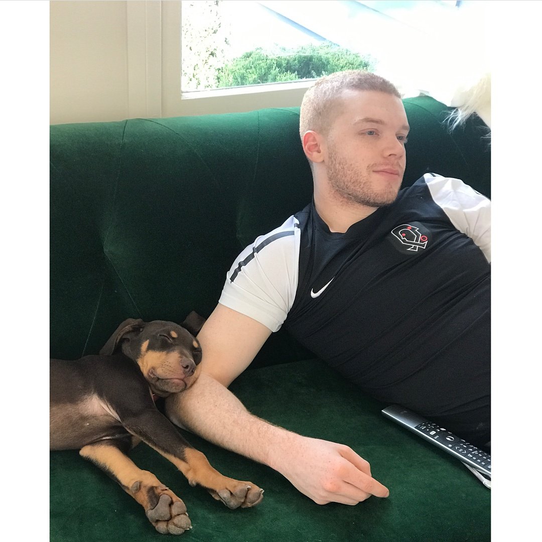 CameronMSOURCE's tweet photo. #Instagram |@cameronmonaghan: "Lazy days." https://t.co/mqRPEFsTgY
