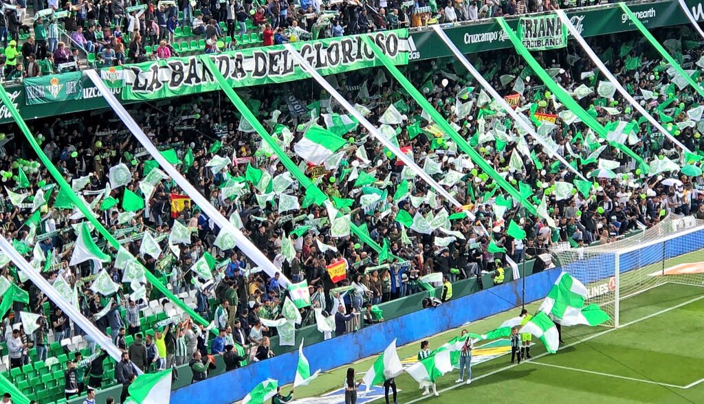 GolSur1907's tweet photo. LA BANDA DEL GLORIOSO SIGUE SOÑANDO...🌍✨

#LaBandaDelGlorioso https://t.co/pxNWtCZ5Y5