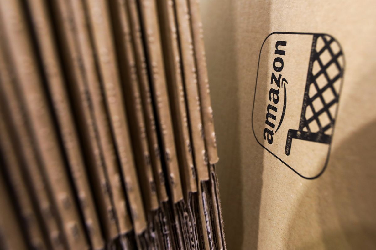 business's tweet photo. Jeff Bezos changed the way America shops. Now, he wants to change how it pays for things https://t.co/wCLT7Z8but https://t.co/FtGFnCLGrJ