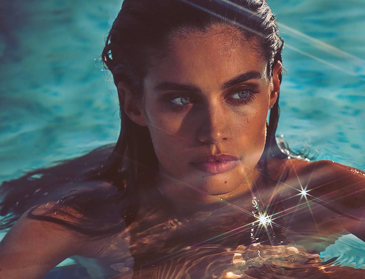 ModniDny's tweet photo. Madame Figaro | April 2018 #SaraSampaio by Guy Aroch https://t.co/0ILLqQTe8S