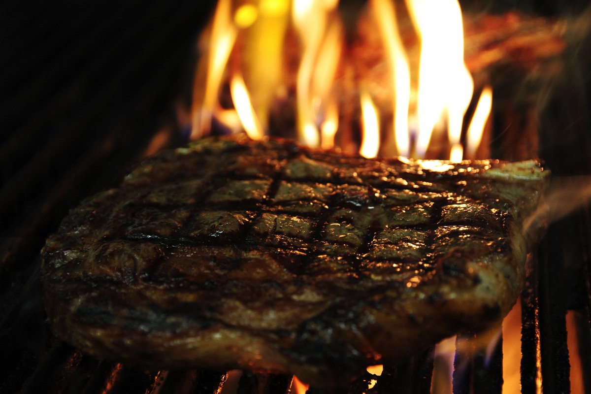 madisons450's tweet photo. Où manger un bon Steak ce soir??? C’est au Madisons que ça ce passe!!! https://t.co/VR4GFJFbCQ