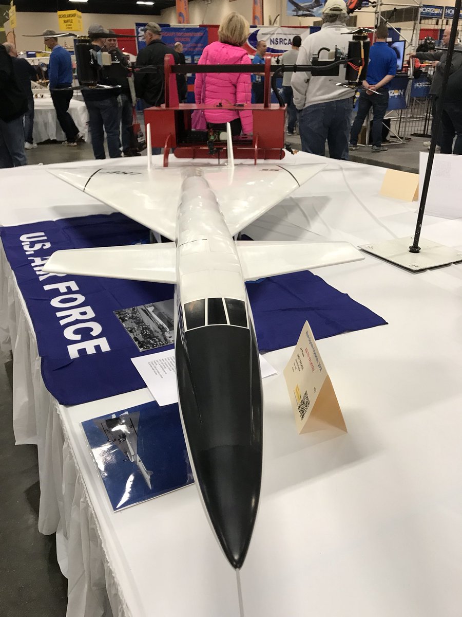 PrivateBrief's tweet photo. The North American XB-70 Valkyrie ... wow, this is cool.
#WeakSignals2018 #Toledo #aviation #Aerospace #Boeing #history #aircraft #Experiment #hypersonic #Drones #UAV #USAF https://t.co/pJgRuo8238