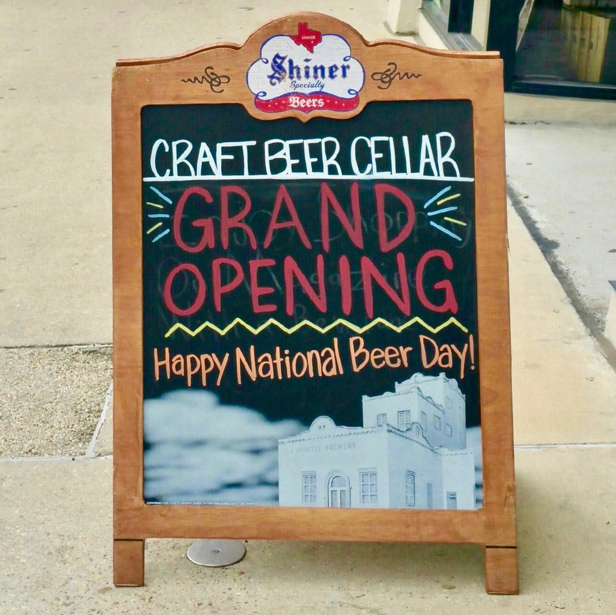 BeerDownHere's tweet photo. Great time spending National Beer Day at @cbc_neworleans for their Grand Opening CELLARbration. Great place, delicious beers, and awesome people!
.
#nationalbeerday #craftbeer #beerdownhere #independentbeer #craftbeernola #breweddownsouth #neworleanscraftbeer #louisianacraftbeer https://t.co/OLMmWH1O6g