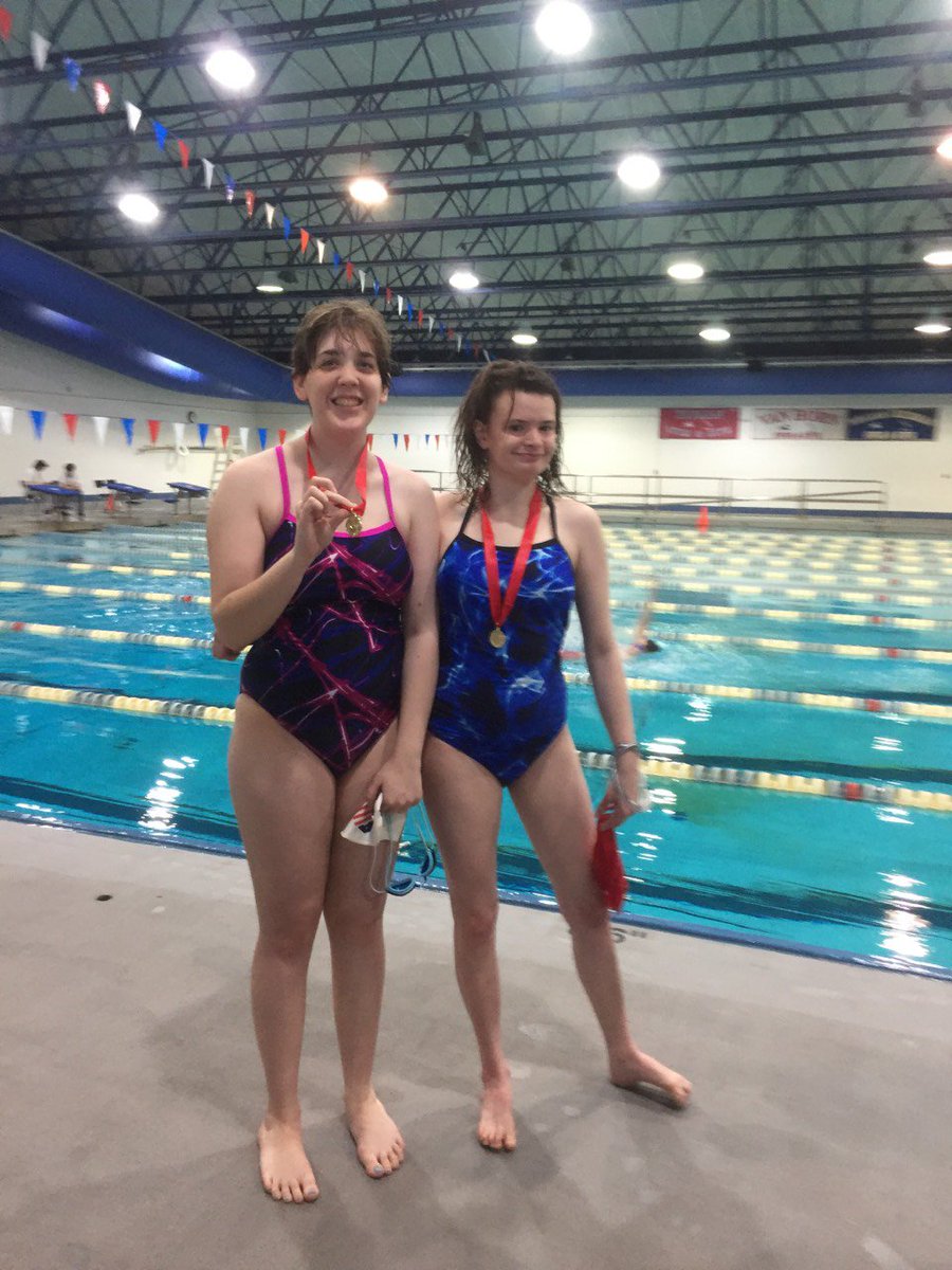 NKCSDNorthstars's tweet photo. BLING!!  Great job Northstars!! @SOMissouri @NKCSchools https://t.co/VtajgxVGJG