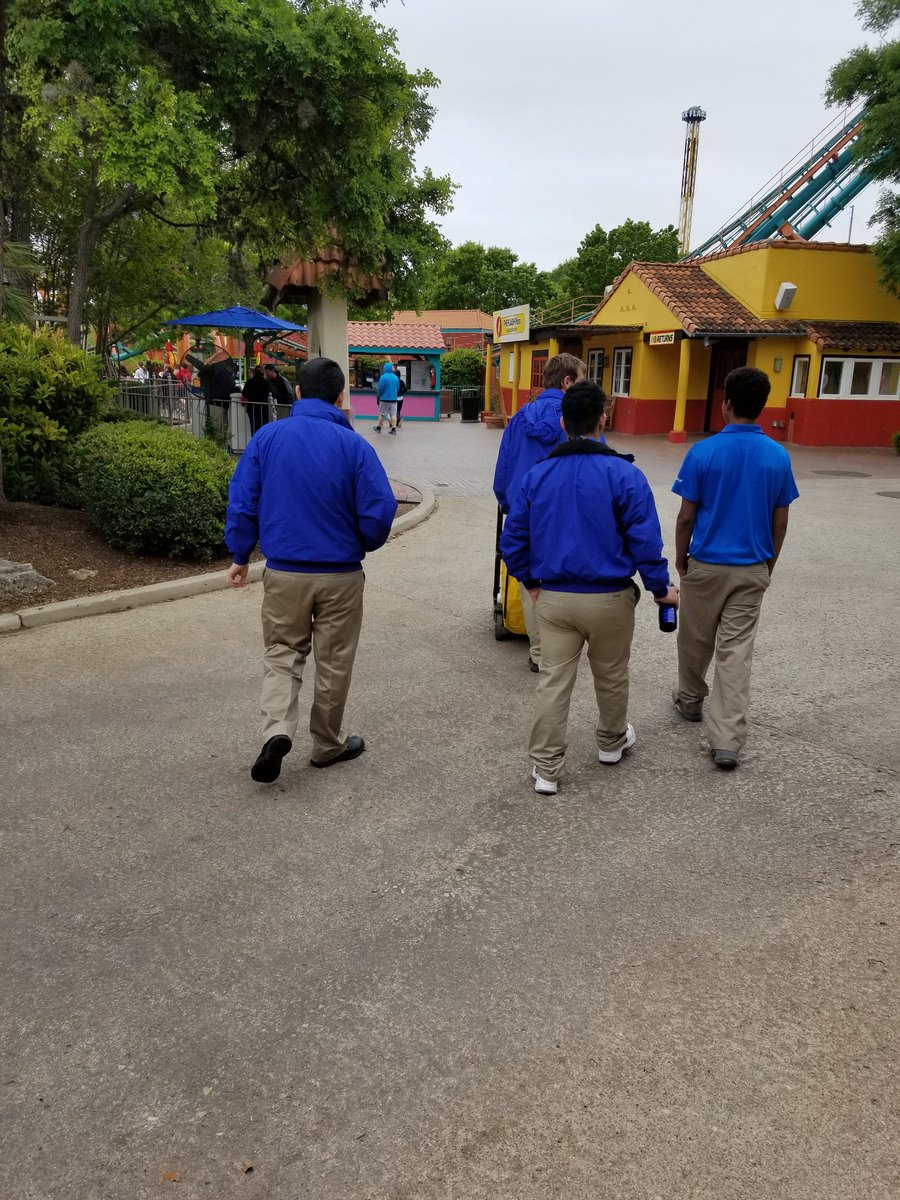 ReddixCharles's tweet photo. First day on the job for Gabriel @SixFlags ..nice cold Saturday of on the job training..thanks again for allowing this young adult to shine @NISDReddix @NISD https://t.co/YWGy6EuQAZ