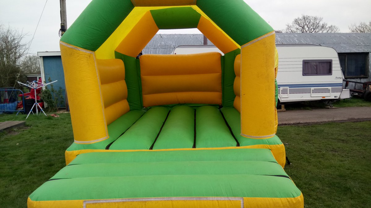MBA_inflatables's tweet photo. https://t.co/vlE1cXo922 Themed castles in for the summer. 16 set's of artwork to look at and choose. Don't miss out book on line. based co76qd. https://t.co/go1XYNRCm9