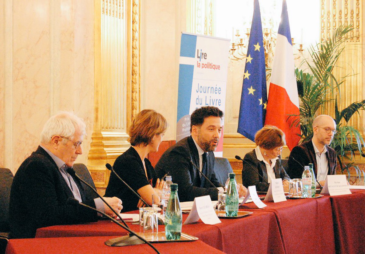 huguesrenson's tweet photo. A l’occasion de la journée du livre politique à l’@AssembleeNat, débat sur la transformation des partis politiques traditionnels, le renouvellement des visages et des usages, les ruptures idéologiques et les nouvelles formes de mobilisation citoyenne.

#LivrePol #JLP2018 https://t.co/De67F2UYWW