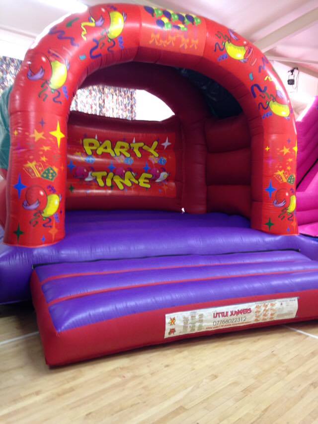 MBA_inflatables's tweet photo. Party time castle ready to hire don't miss out . book on line at https://t.co/vlE1cXo922 https://t.co/qr2CZdPod0