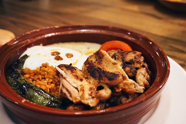 wanderingapp's tweet photo. @kanyon_da nerede yemek yesek sorunsalında mükemmel çözüm Beyaz Fırın'ın yeni şubesi 💙 menüden neler denedim devamı storyde 💫

Chicken w/ aubergine pureé by @beyazfirin 🔥 https://t.co/jApplnkQKV https://t.co/JHmakIJJni