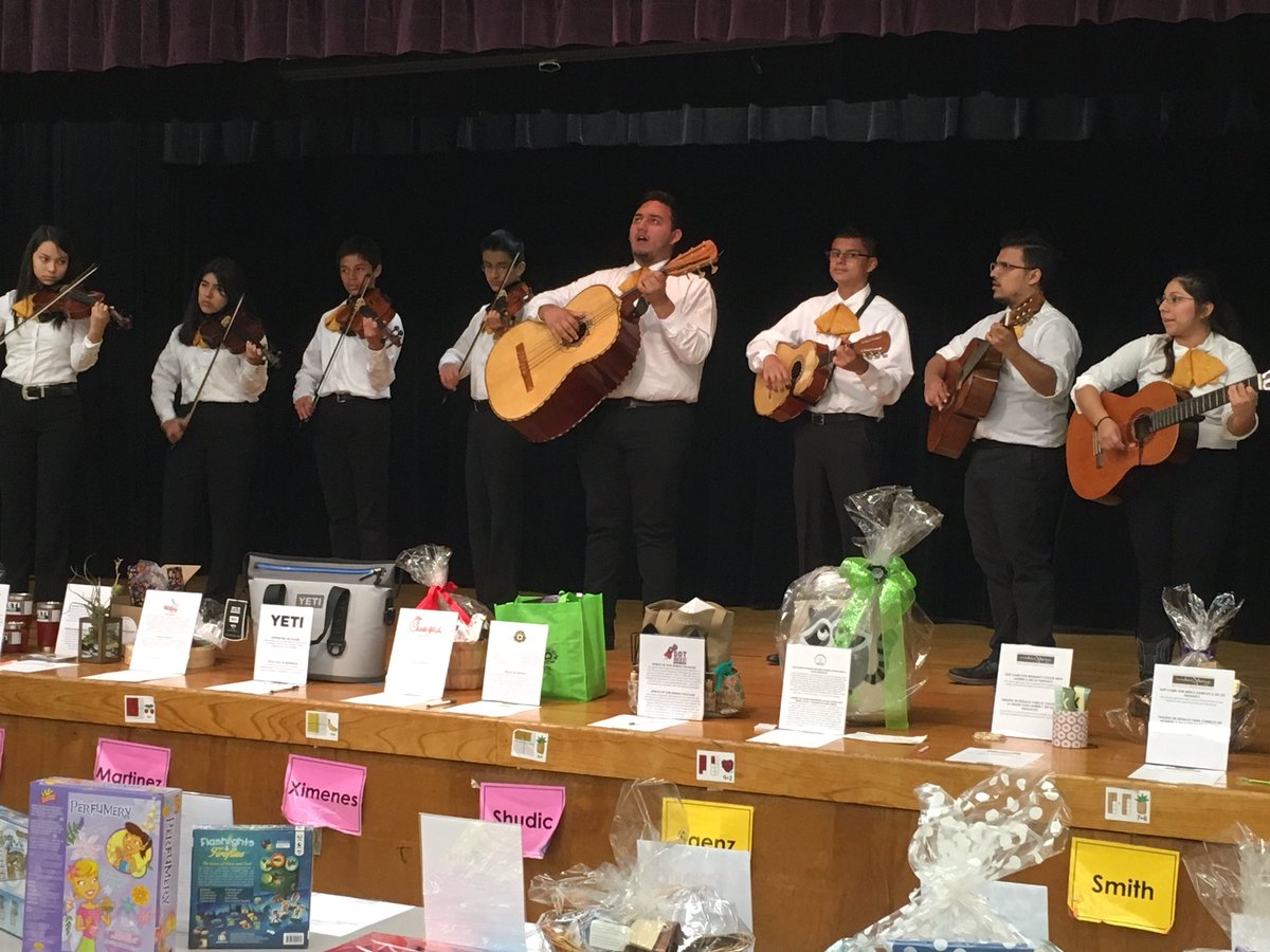 Many <a href="/BedichekMS/">Bedichek MS</a> alumni in the <a href="/AustinCrockett/">Crockett ECHS</a> Mariachis playing at <a href="/ElSunsetValley/">Sunset Valley Elem</a>! #AISDproud