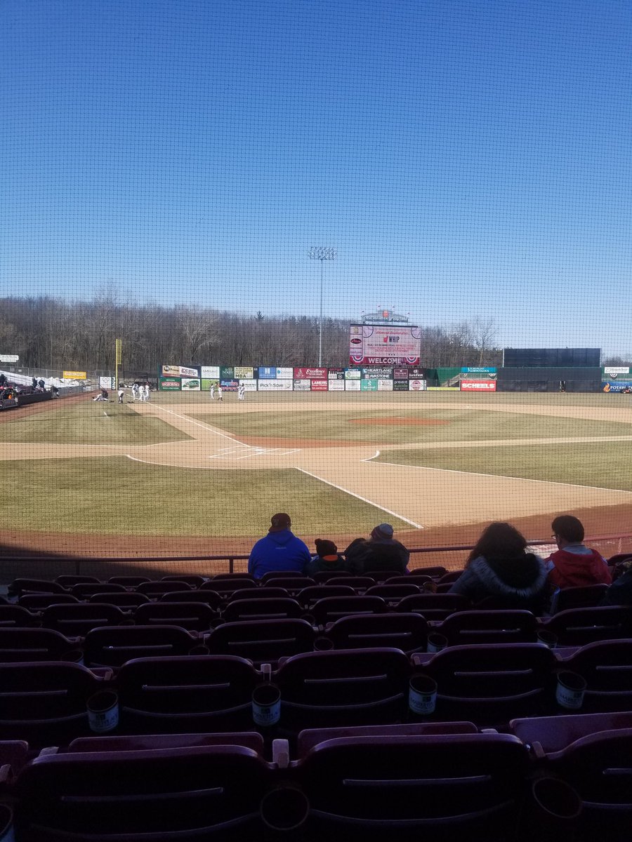 sox819's tweet photo. 30° out and I'm bundled up like I'm going to a Packers game, but I'm at @TimberRattlers game. #WisconsinApril https://t.co/NaI9qkipsI