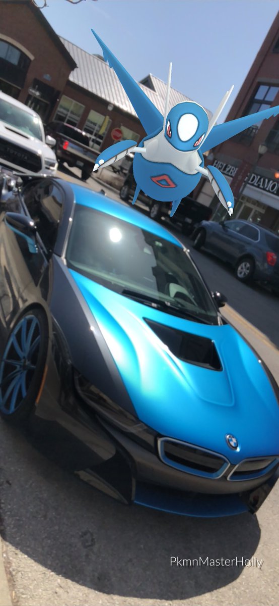 PkmnMasterHolly's tweet image. Latios Raids are really fun with AR Plus Mode!! @PokemonGoApp 

#ARmode #ARPlusmode #latios #pokemongo