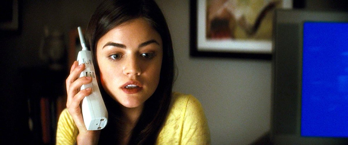 LucyHaleSpain5's tweet photo. #LucyInterview
@lucyhale habla sobre Scream 4:
"Para mi fue un placer trabajar con Wes Craven. Estaba muy nerviosa porque no tuve que audiconar para el papel, cosa que odio porque me gusta demostrar lo que puedo hacer.Pero fue guay porque fui como la @DrewBarrymore de Scream 4" https://t.co/a6q99qoGM0