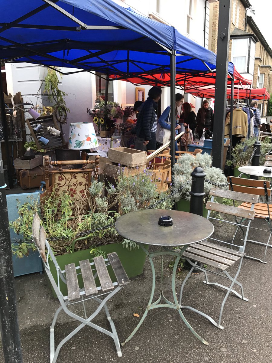Good turnout today #Magdalenarms #fleamarket #oxford <a href="/magdalen_arms/">The Magdalen Arms</a> <a href="/MagdalenMarket/">Magdalen Flea Market</a>  next market may 5 first Saturday of each month