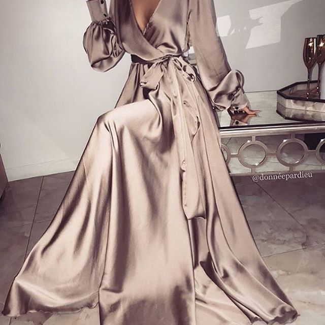 BrideMinded's tweet photo. #hautecoutureinspiration @hautecouture_inspiration #simplisticstyle #chic #elegant #ageless π@donneepardieu #preweddinggown #secondtimeroundweddinggown π#agelessstyle https://t.co/M0Kba7hUsx https://t.co/MszIjEJTQL