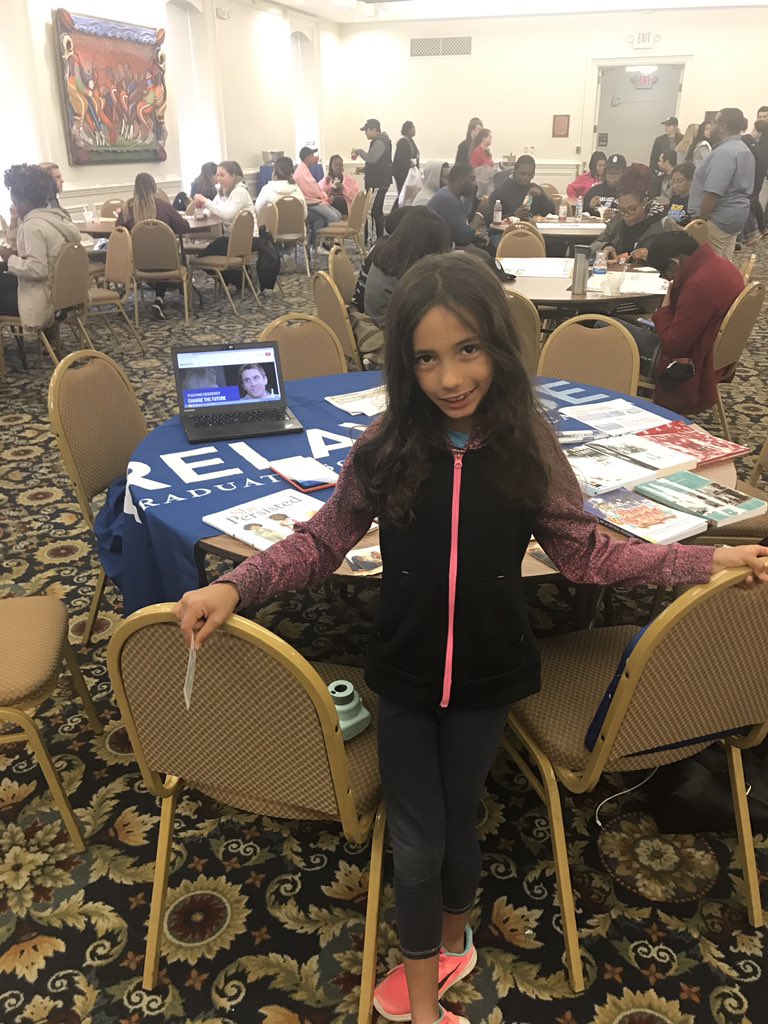 TeacherPathways's tweet photo. We have a helper at the @ServiceYear opportunity fair here in Nashville. She knows more than ever why we need more great teachers. #changethefuture @RelayGSE #applybyapril9 https://t.co/O4dOHhFoun