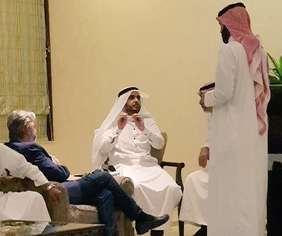 WalaaJdh's tweet photo. #تعلم_لغتنا_مع_ولاء قابلت السيد المحترم رئيس الاتحاد العالمي للصم د / كولن ألين وقد تحاورنا و تناقشنا بشكل إيجابي و زادني إعجاب حول معرفته بإنجازاتي كأفضل مدرب و قد قام بمساعدتنا الأستاذ الخلوق الاصم / محمدالعجلان " مبتعث لأمريكا " أشكرك على ترجمتك اخي الغالي محمد https://t.co/2tOPGyvZWe