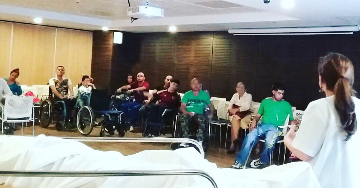 urologairmaosp's tweet photo. Hablando de vejiga neurogenica a los pacientes del grupo de lesión medular @HPTU 
#urologia #urologiacolombiana #urologiamed https://t.co/haZymOOlaO