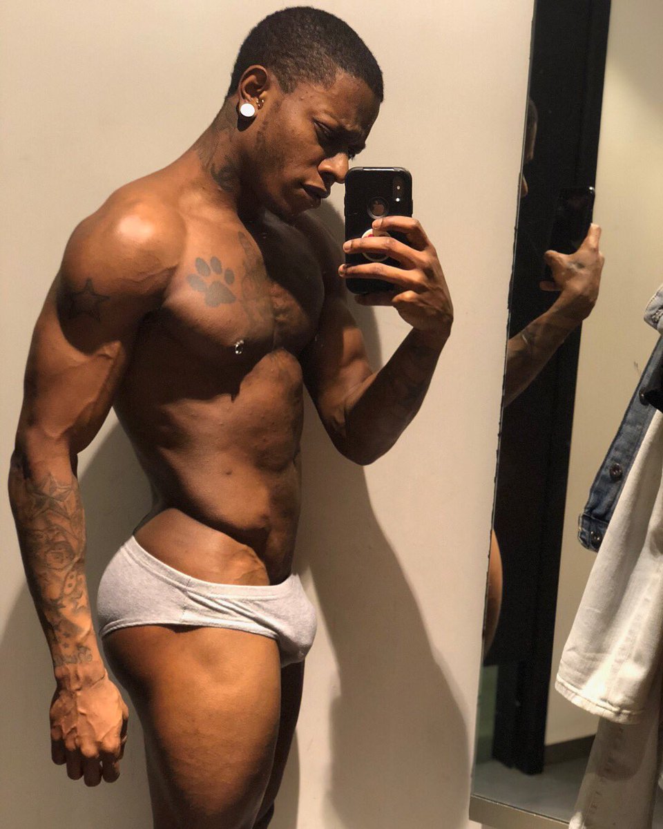 rickiebobbiieee's tweet photo. Fitting room chronicles ‼️🤤🤨😏🙈 https://t.co/LRL8GszqEf