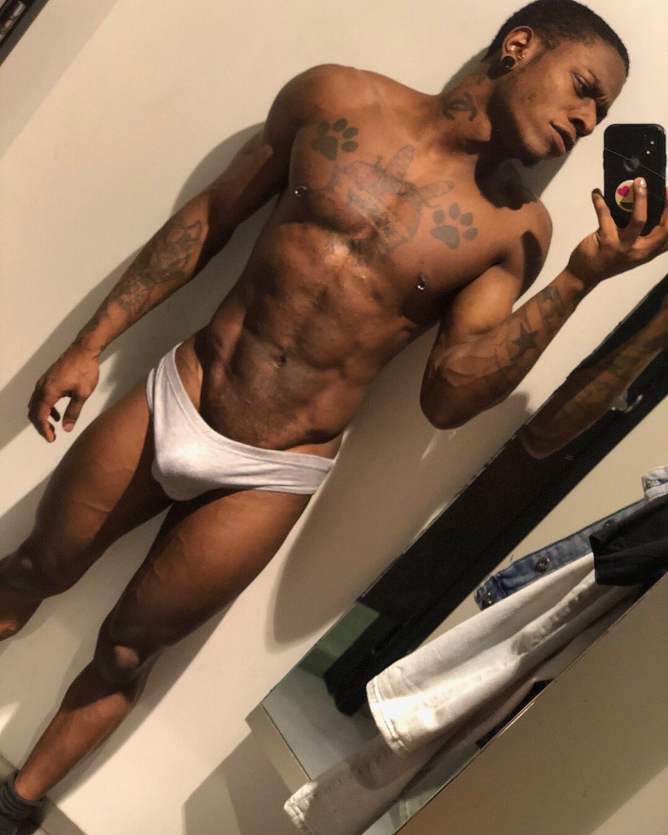 rickiebobbiieee's tweet photo. Fitting room chronicles ‼️🤤🤨😏🙈 https://t.co/LRL8GszqEf
